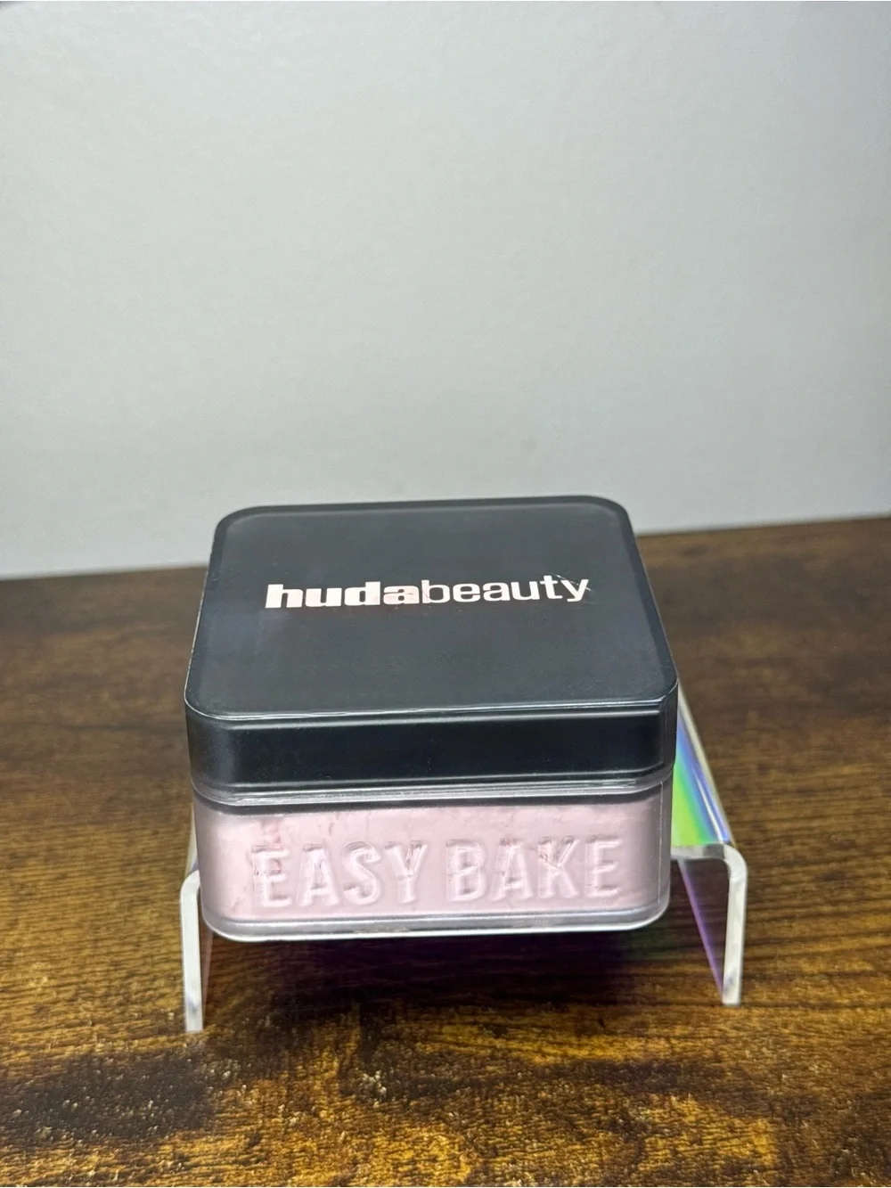 Huda Beauty Easy Bake Loose Baking & Setting Powder cherry blossom